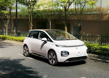 Майбутній передпродаж: оприлюднено шпигунські знімки інтер’єру Baojun Yunduo