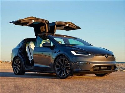 Tesla знизила ціни