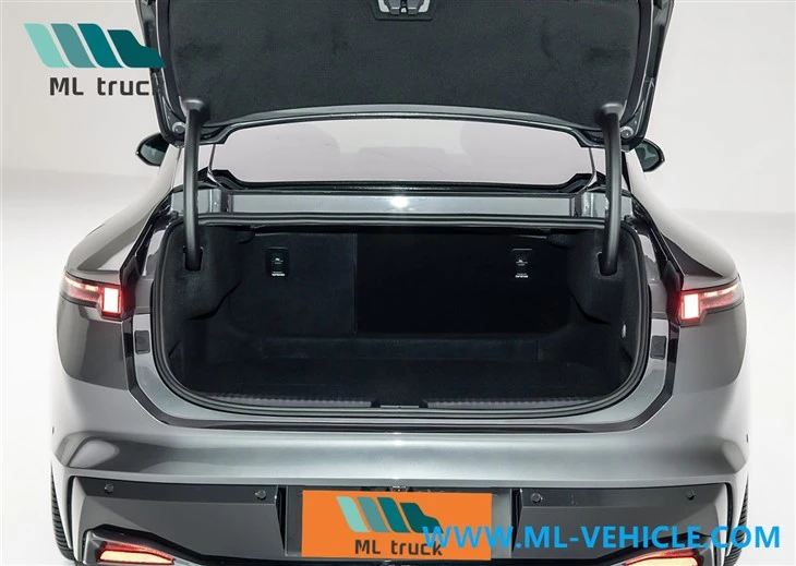 2024 Lynkco Z10 EV Sedan