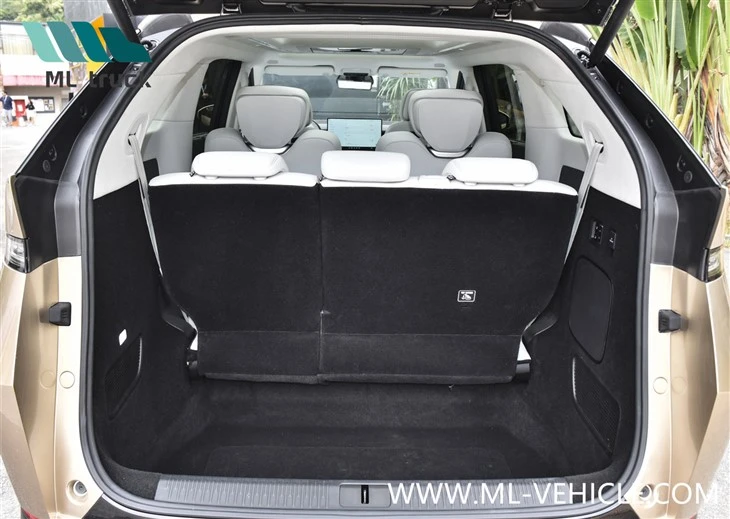 Xpeng X9 MPV EV